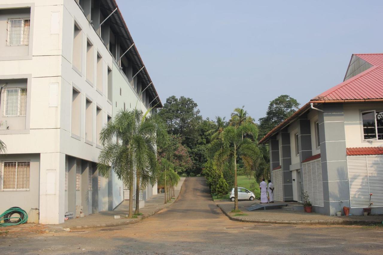 Angamaly Convention Centre Hotel Kochi Bagian luar foto