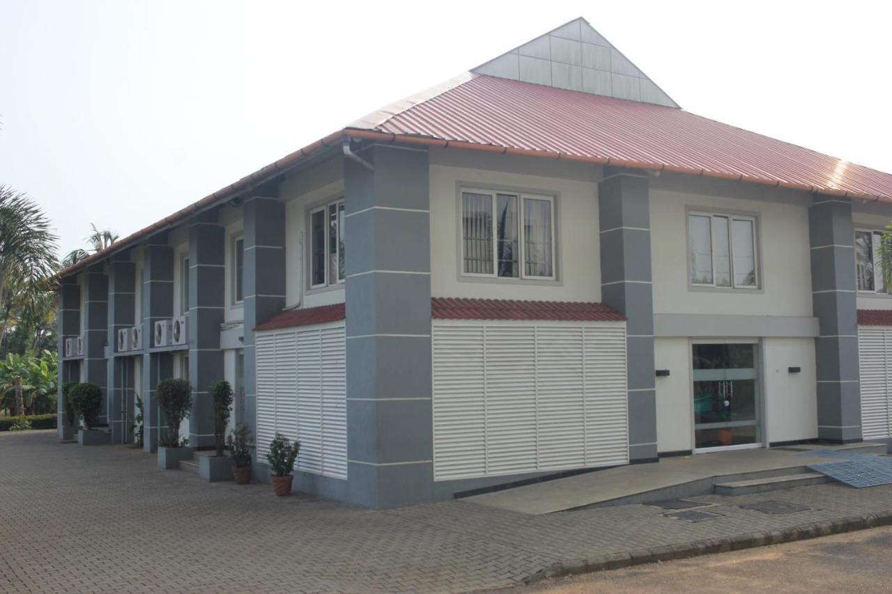 Angamaly Convention Centre Hotel Kochi Bagian luar foto
