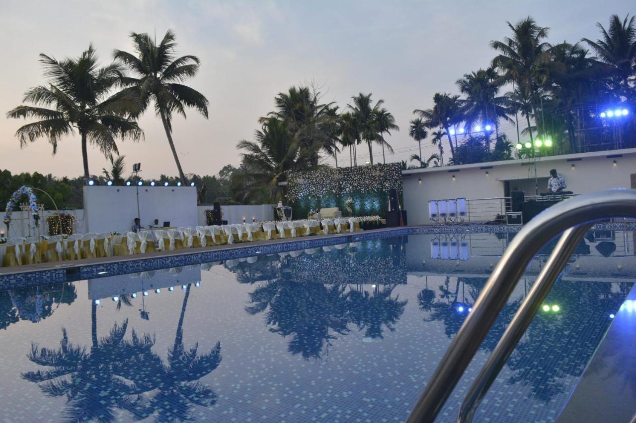 Angamaly Convention Centre Hotel Kochi Bagian luar foto