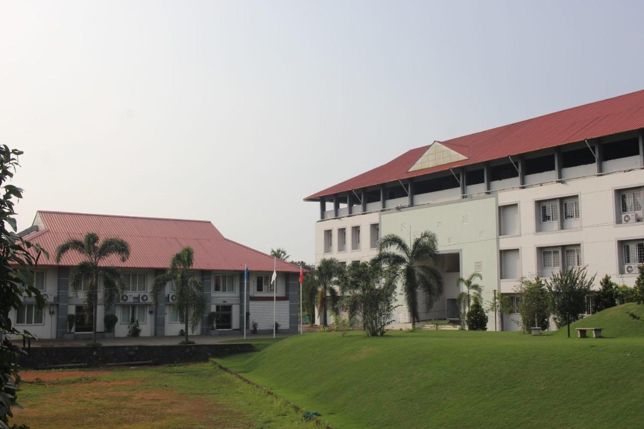 Angamaly Convention Centre Hotel Kochi Bagian luar foto