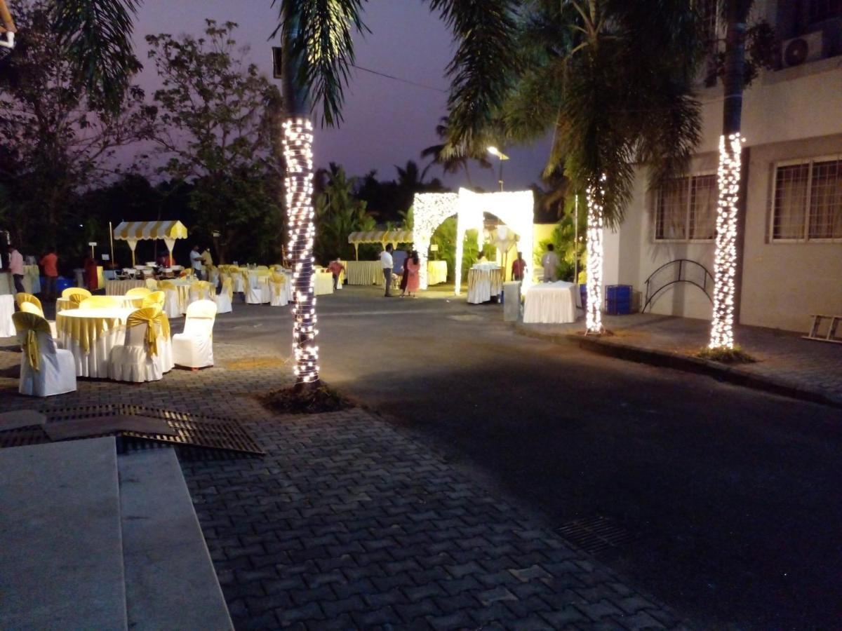 Angamaly Convention Centre Hotel Kochi Bagian luar foto