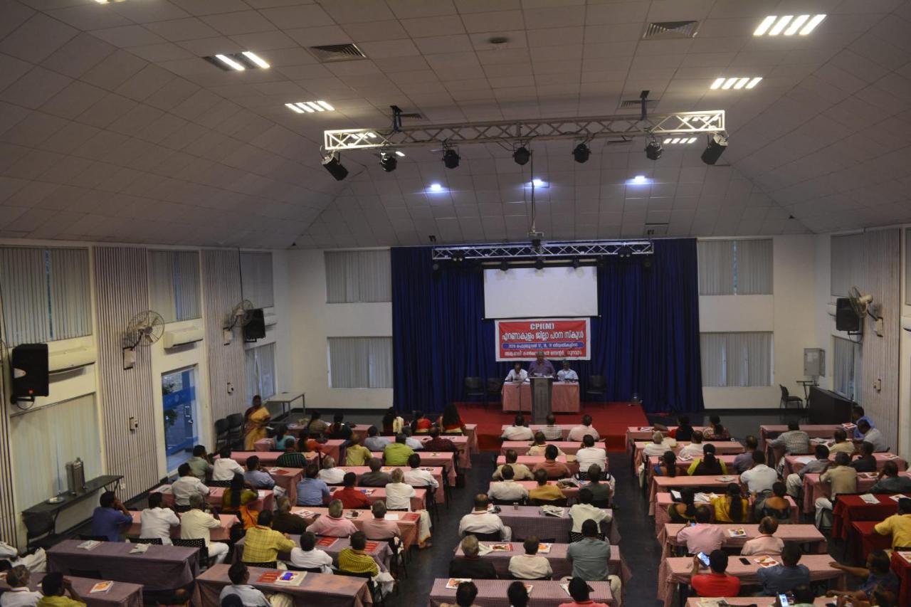 Angamaly Convention Centre Hotel Kochi Bagian luar foto