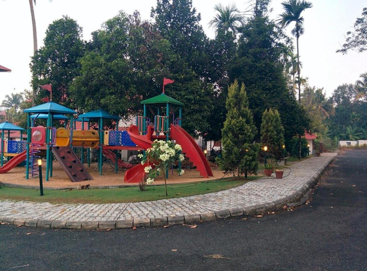 Angamaly Convention Centre Hotel Kochi Bagian luar foto